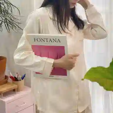 夏芬妍 简约休闲高级感山茶花冰丝翻领带胸垫家居服舒适亲肤宽松长袖长裤可外穿睡衣套装 女款 杏色