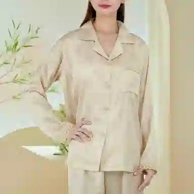 夏芬妍 时尚甜美小熊提花冰丝带胸垫翻领家居服简约休闲舒适亲肤宽松长袖长裤可外穿睡衣套装 女款 卡其色