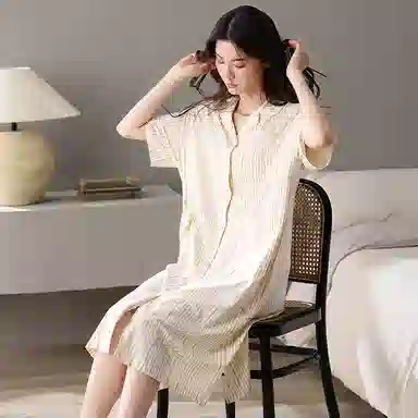 夏芬妍 简约亲肤条纹竹叶开衫舒适休闲翻领时尚可外穿短袖睡裙 女款 杏色