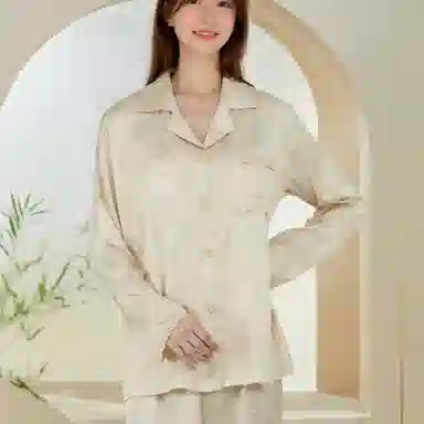 夏芬妍 时尚甜美小熊提花冰丝带胸垫翻领家居服简约休闲舒适亲肤宽松长袖长裤可外穿睡衣套装 女款 卡其色
