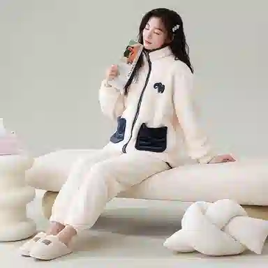 夏芬妍 简约舒适小象刺绣卡西米绒立领开衫家居服贴袋保暖长袖长裤可外穿睡衣礼盒 女款 杏色