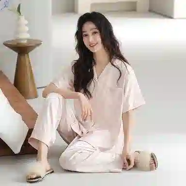 夏芬妍 简约舒适高级感气质提花冰丝翻领家居服亲肤宽松休闲短袖短裤长裤三件套可外穿睡衣套装 女款 粉色
