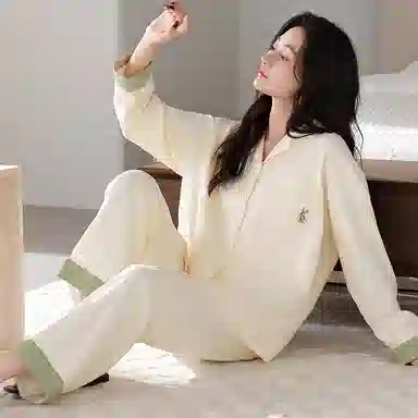 夏芬妍 休闲舒适高级感刺绣口袋经典翻领开衫家居服宽松柔软亲肤长袖长裤可外穿睡衣套装 女款 浅黄色