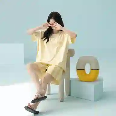夏芬妍 时尚舒适柔软纯色条纹裤家居服凉感透气亲肤宽松短袖短裤可外穿睡衣套装 女款 黄色
