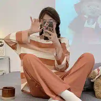 顶瓜瓜 条纹图案渐变圆领设计简约舒适可外穿家居睡衣套装 女款