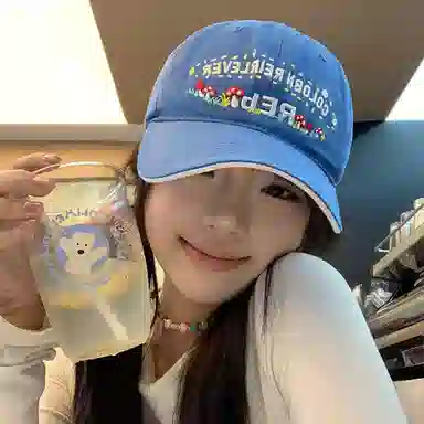 俞兆林 可爱卡通蘑菇字母刺绣多巴胺户外出行防晒遮阳休闲简约大头围显脸小 棉 鸭舌帽 男女同款情侣款