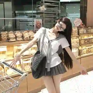 Olivia Share777 T