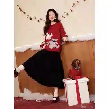 谜秀 宽松圆领简约毛衣 女款 复古红