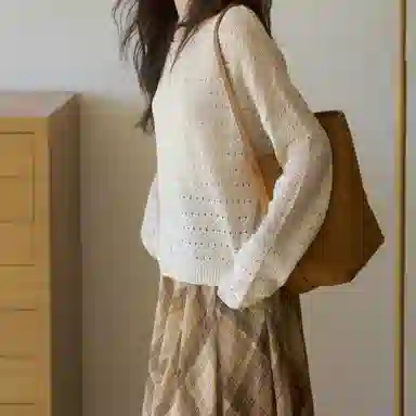 谜秀 奶油白仿麻镂空针织衫 女款