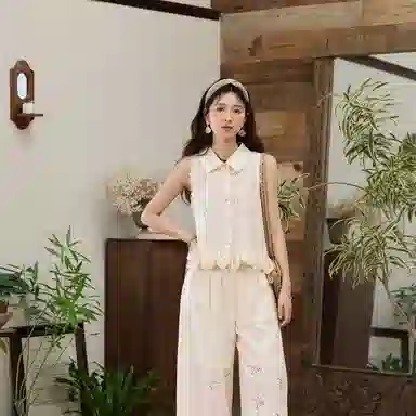 谜秀 蕾丝翻领镂空无袖短袖法式衬衫 女款