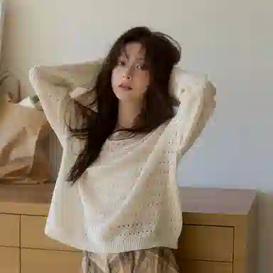 谜秀 奶油白仿麻镂空针织衫 女款