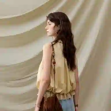 谜秀 翻领镂空花边纯色无袖法式衬衫 女款