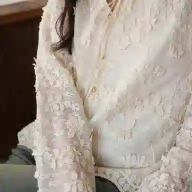 谜秀 蕾丝提花刺绣木耳边衬衫 女款