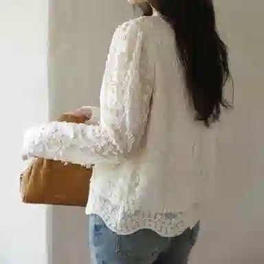 谜秀 蕾丝提花刺绣木耳边衬衫 女款