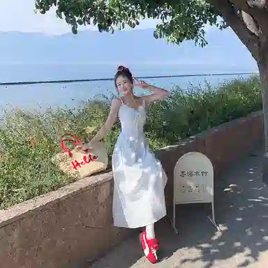 桴生 度假风法式温柔垂感显瘦透气吊带连衣裙 女款