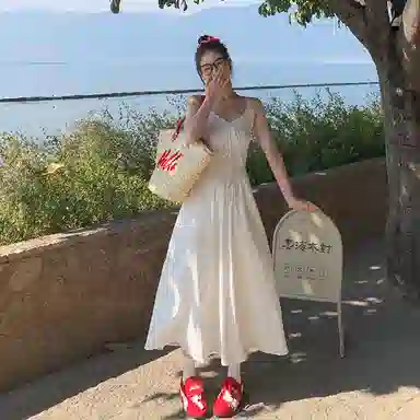 桴生 度假风法式温柔垂感显瘦透气吊带连衣裙 女款
