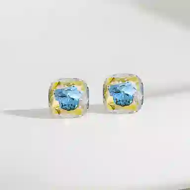 SINCE BEAUTY Shining Square Studs