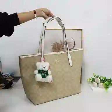 COACH City 33 Totediy