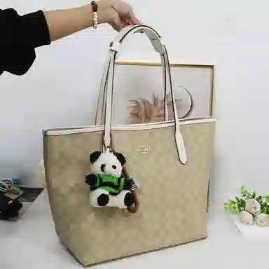 COACH City 33 Totediy