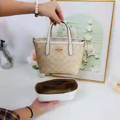 COACH City 15 Totediy