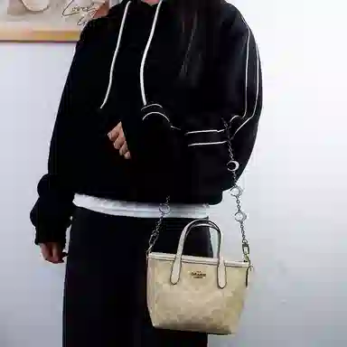 COACH City 15Totediy