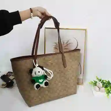 COACH City 33 Totediy
