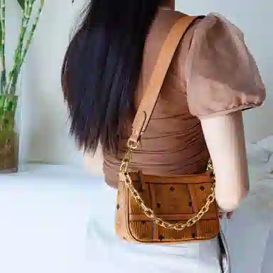 MCM Delmy Visetos diy