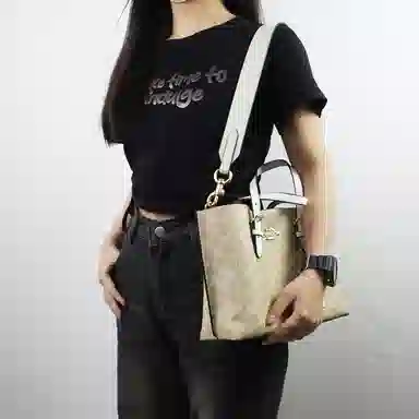 COACH Mollie 25 Tote