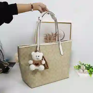 COACH City 33 Totediy