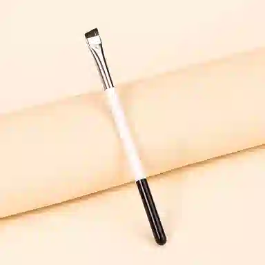 悦初美  眼线刷 黑白刀锋  柔软细节