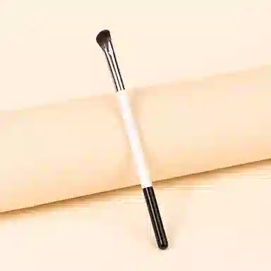 悦初美  黑白镰刀斜头鼻影刷 修容