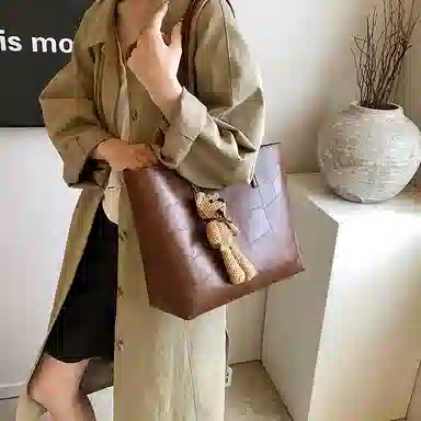 OKEKE pu Tote