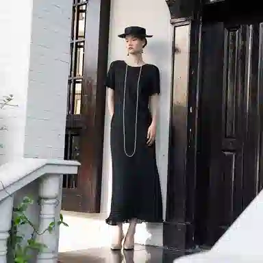 A LIFE ON THE LEFT T