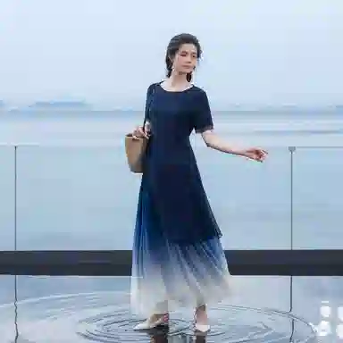 A LIFE ON THE LEFT T