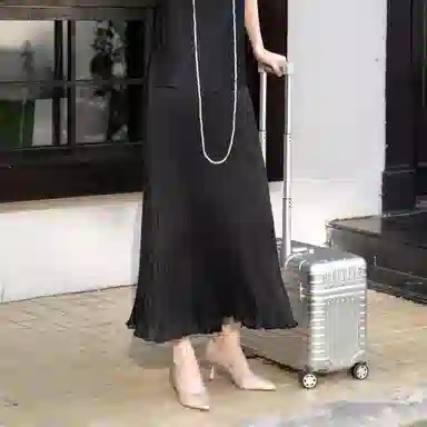 A LIFE ON THE LEFT T