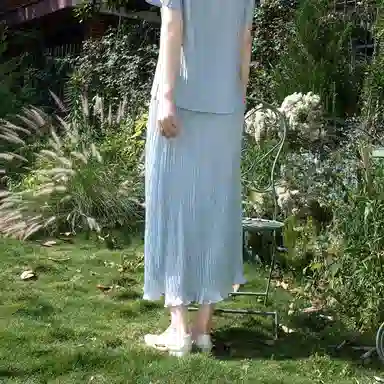 A LIFE ON THE LEFT T