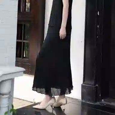 A LIFE ON THE LEFT T