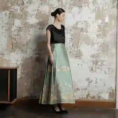 A LIFE ON THE LEFT T