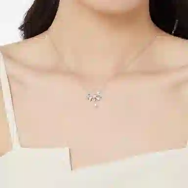 925
