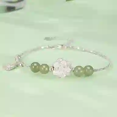 925