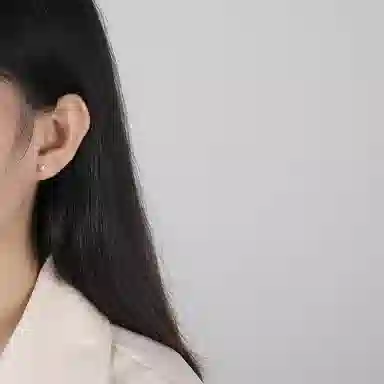 999
