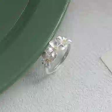 990