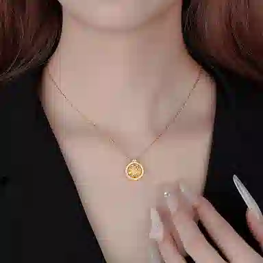 925