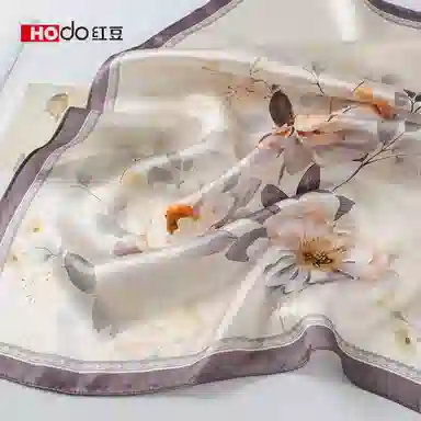 红豆 真丝时尚小方巾 经典设计简约大方 桑蚕丝 丝巾 女款