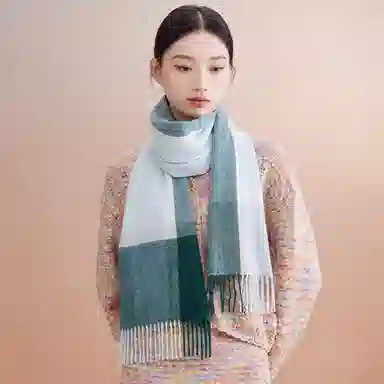 红豆 大气格纹时尚百搭舒适保暖 羊绒 绒线围巾 男女同款情侣款