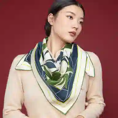 红豆 真丝大方巾手工卷边 桑蚕丝 丝巾 女款