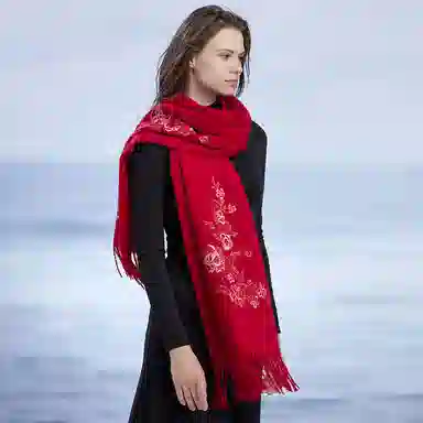 红豆 品牌刺绣大红喜庆鲜艳 羊毛 绒线围巾 男女同款情侣款