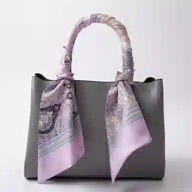 红豆 时尚绑包轻盈柔软经典设计简约大方 桑蚕丝 丝巾 女款