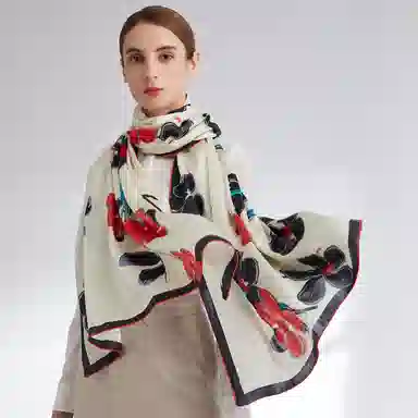 红豆 时尚轻盈柔软 经典设计 简约大方 桑蚕丝 丝巾 女款