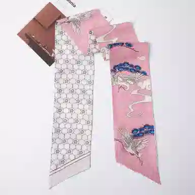 红豆 时尚绑包轻盈柔软经典设计简约大方 桑蚕丝 丝巾 女款